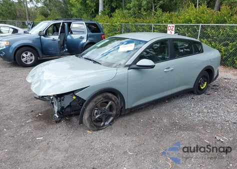 2025 Kia K4 Lxs z USA, uszkodzony, nr VIN 3KPFT4DE5SE124547